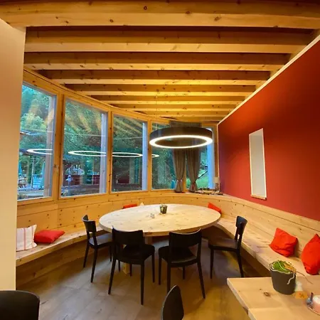 Alpengasthof Crusch Alba Ed Alvetern, S-charl Hotell