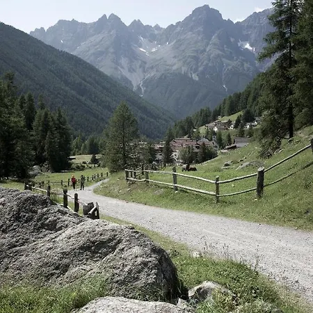 Alpengasthof Crusch Alba Ed Alvetern, S-charl Hotel