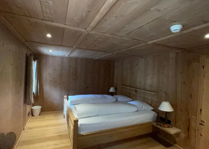 Alpengasthof Crusch Alba Ed Alvetern, S-charl *